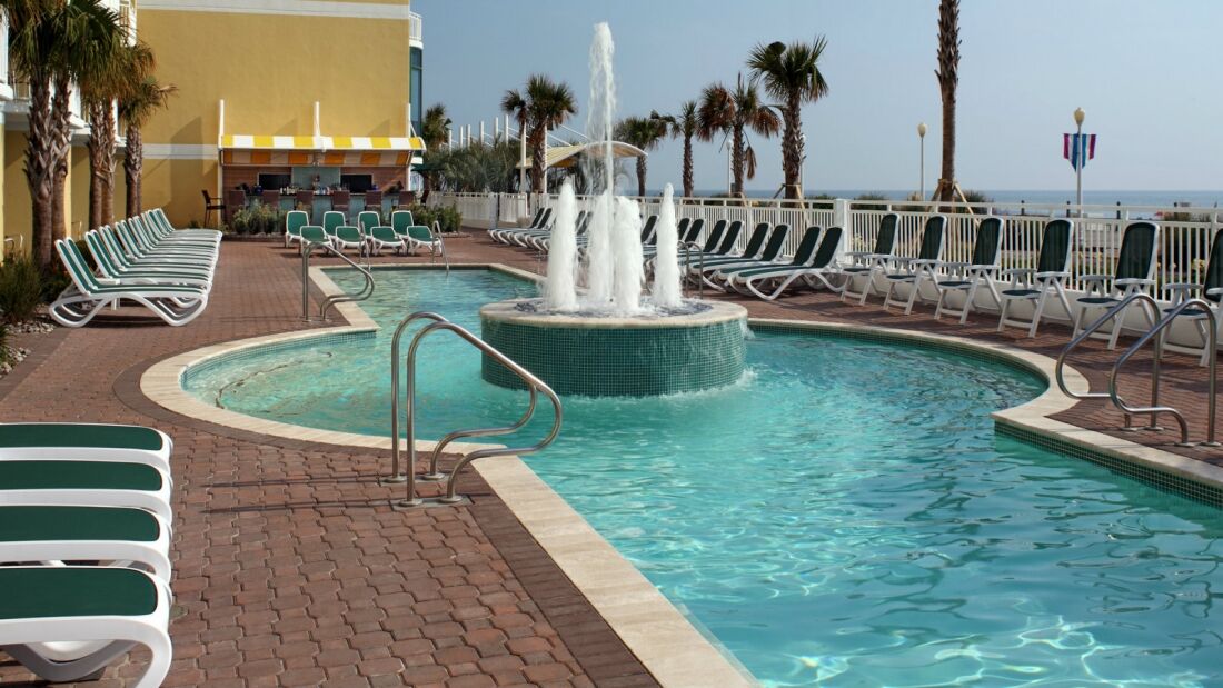 Sheraton Oceanfront Hotel Virginia Beach Exterior photo