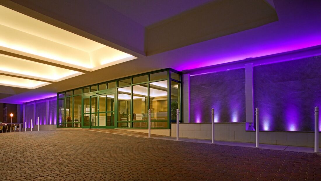 Sheraton Oceanfront Hotel Virginia Beach Exterior photo